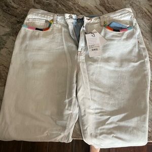 Beautiful colored thread something navy Jeans sold out on the site